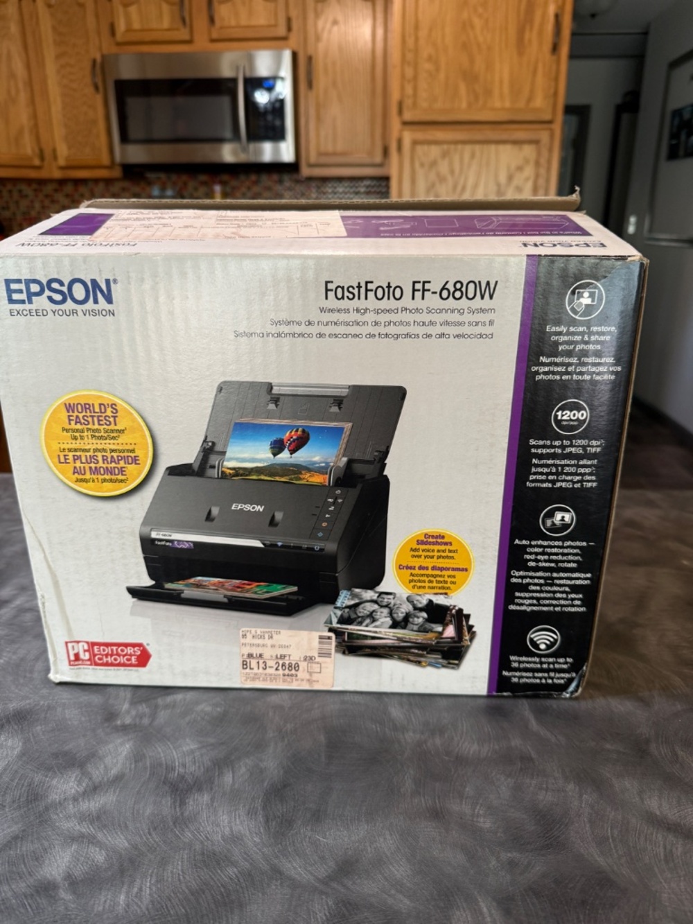 Epson FastFoto FF-680 Photo & Document Scanner - Picture 2 of 6